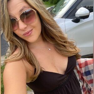 Meet your Posher, Tiffany